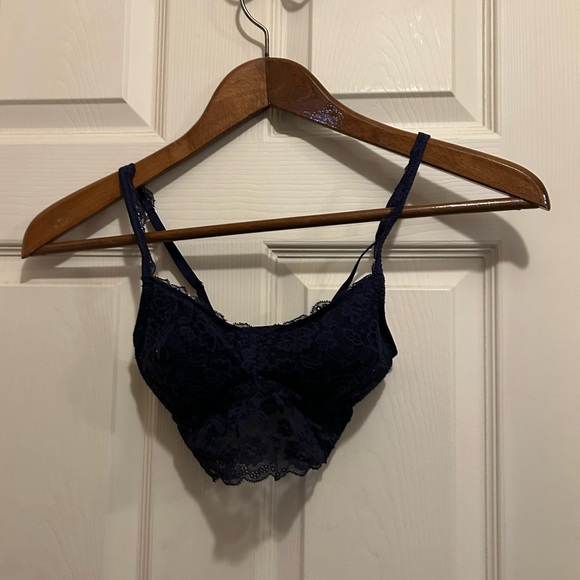 Gilly Hicks by Hollister Lace Bralette in Navy Blue - size xxs - Picture 1 of 8